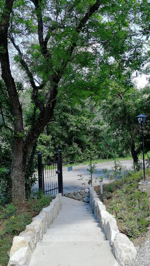 Parco Di Montebello Quattro Castella Экстерьер фото